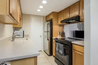 Photo #6: 6245047 Listing