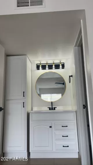 Photo #5: 6245153 Listing 