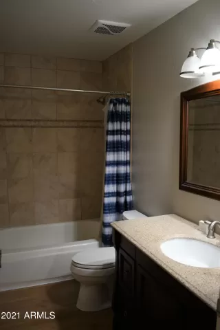 Photo #6: 6245696 Listing