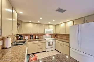 Photo #5: 6245948 Listing