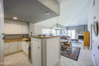 Photo #4: 6246049 Listing