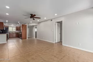 Photo #5: 6246561 Listing