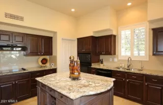 Photo #5: 6247180 Listing