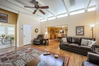 Photo #5: 6247307 Listing