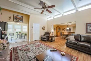 Photo #6: 6247307 Listing
