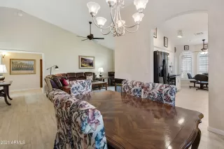 Photo #5: 6247448 Listing