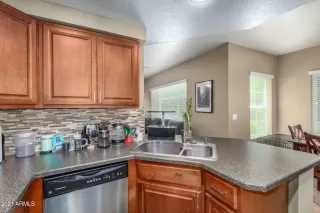 Photo #4: 6247740 Listing