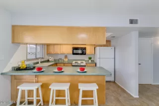 Photo #5: 6248518 Listing