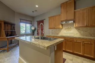 Photo #5: 6248950 Listing