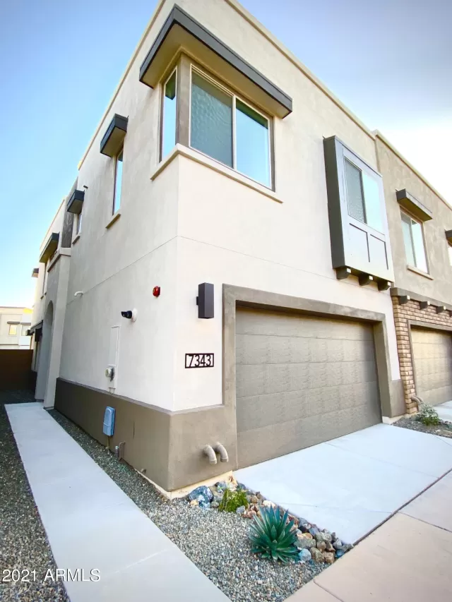 MLS: 6249300 Condo For Sale