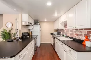Photo #5: 6249636 Listing