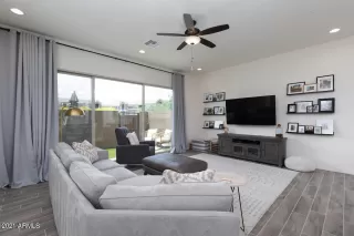 Photo #3: 6249757 Listing