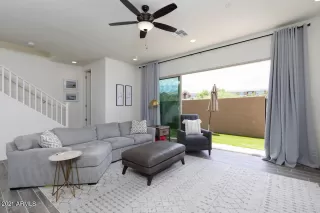 Photo #4: 6249757 Listing