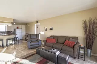 Photo #3: 6249857 Listing