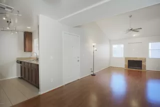 Photo #6: 6249892 Listing