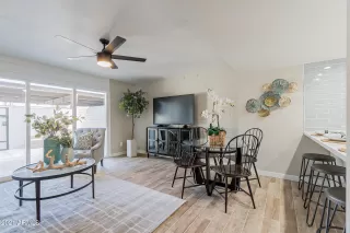 Photo #6: 6249974 Listing