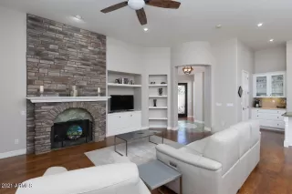 Photo #6: 6250109 Listing