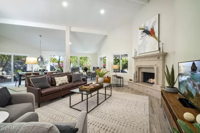 MLS: 6250392 Condo For Sale