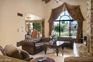 Photo #3: 6250495 Listing