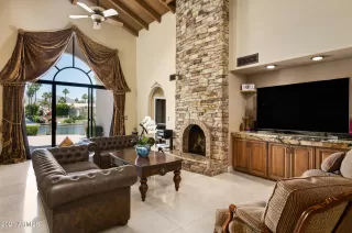 Photo #4: 6250495 Listing