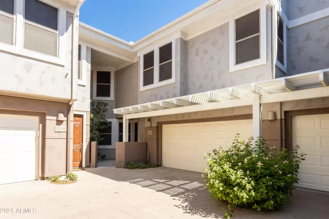 MLS: 6250524 Condo For Sale