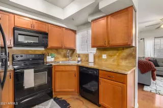 Photo #6: 6250658 Listing