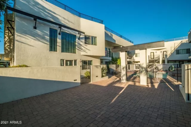 MLS: 6251142 Condo For Sale