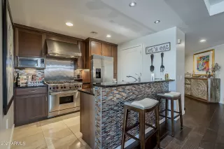 Photo #2: 6251181 Listing 