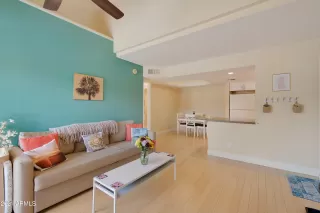 Photo #5: 6251617 Listing