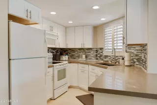 Photo #6: 6251617 Listing