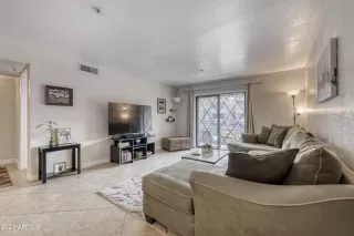 Photo #6: 6251803 Listing 