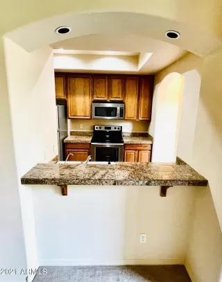 Photo #6: 6252117 Listing