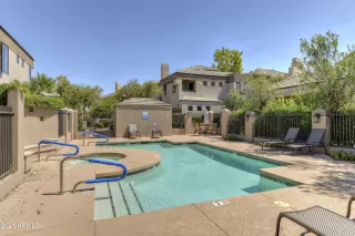 Photo #5: 6252429 Listing