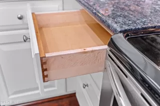 Photo #6: 6252594 Listing