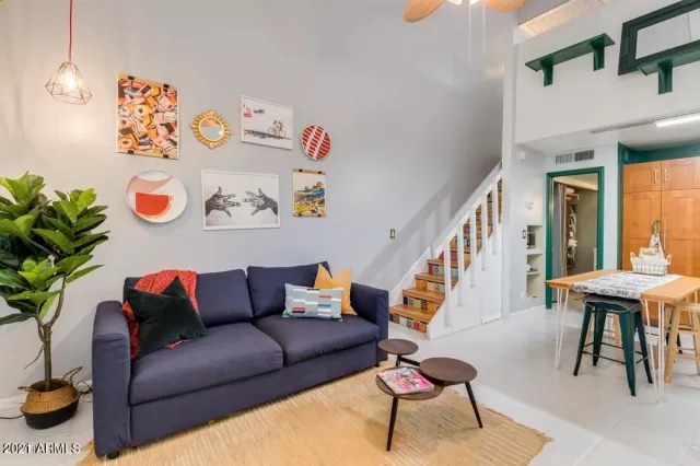 MLS: 6253296 Condo For Sale