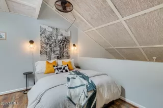 Photo #5: 6253296 Listing