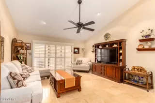 Photo #6: 6253318 Listing