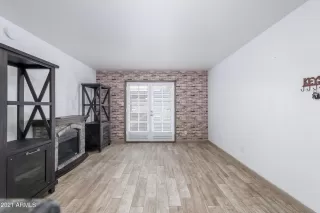 Photo #2: 6253506 Listing