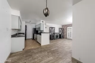 Photo #5: 6253506 Listing