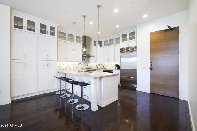 MLS: 6253984 Condo For Sale