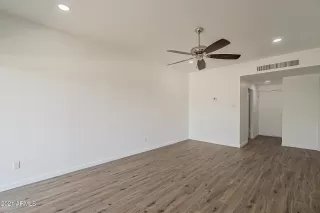 Photo #5: 6254066 Listing