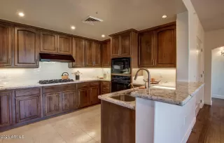 Photo #5: 6254123 Listing