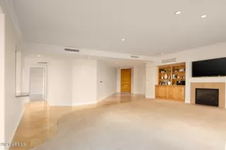 Photo #6: 6254836 Listing