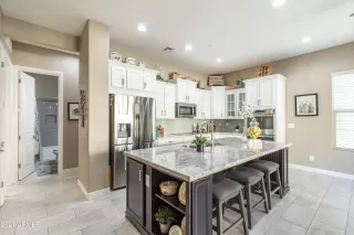 Photo #4: 6254958 Listing