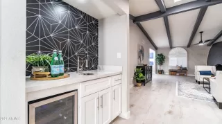 Photo #1: 6255103 Listing