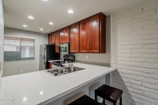 Photo #2: 6255420 Listing 