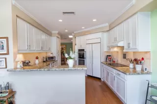 Photo #6: 6255707 Listing