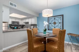 Photo #6: 6255853 Listing