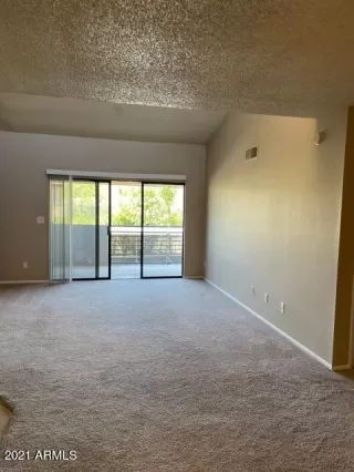 Photo #6: 6257665 Listing