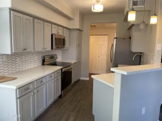 Photo #6: 6257667 Listing
